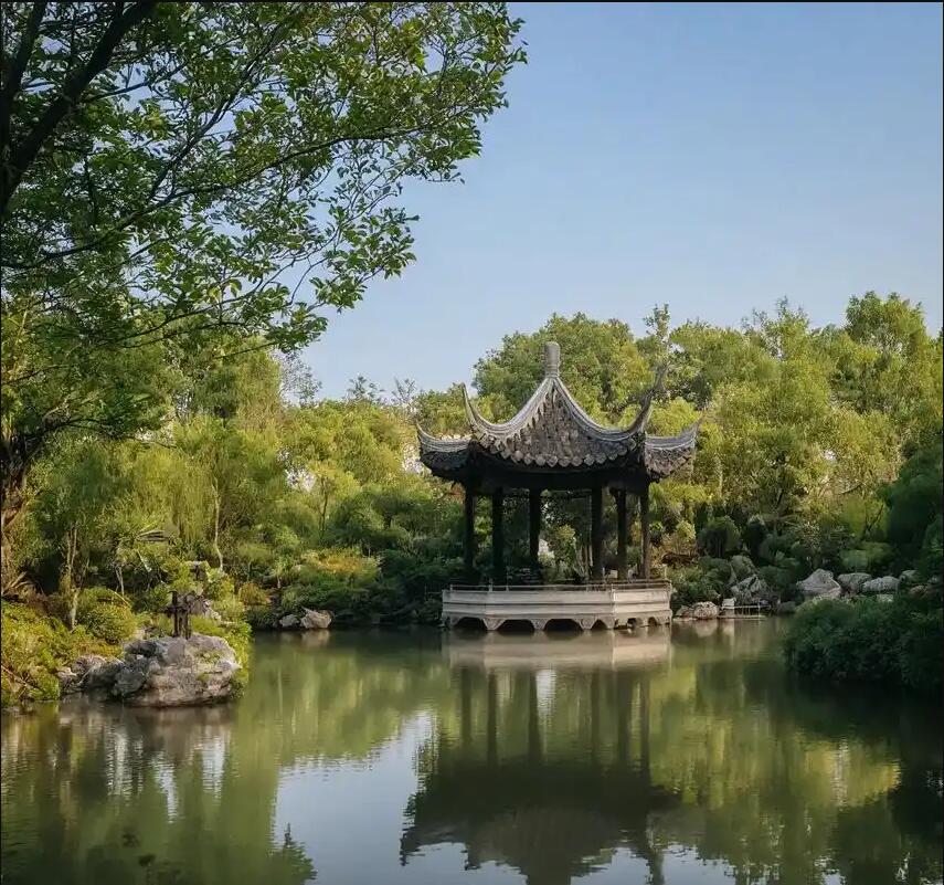 卢湾区雨珍体育有限公司